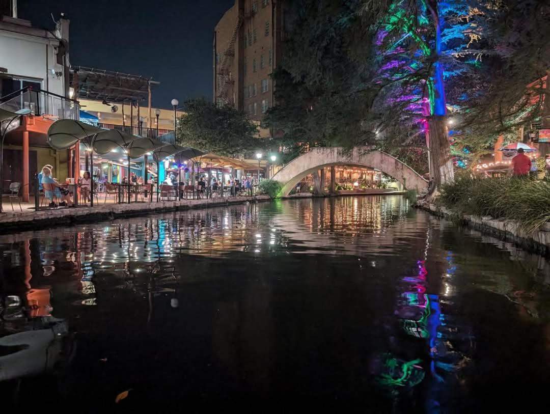 Viva Fiesta Condo On San Antonio Riverwalk Buitenkant foto