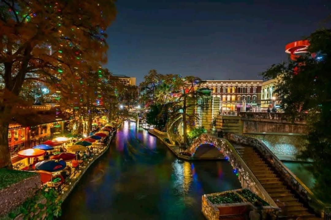 Viva Fiesta Condo On San Antonio Riverwalk Buitenkant foto